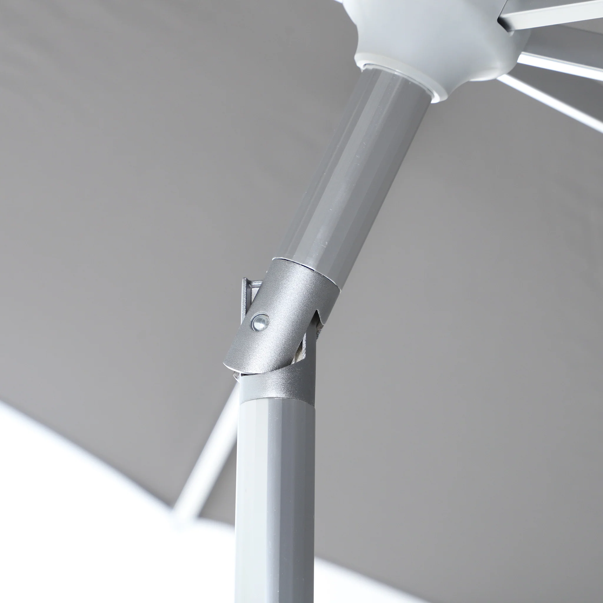 Parasol professionnel rond Elyra (D3.3m) - Image 9