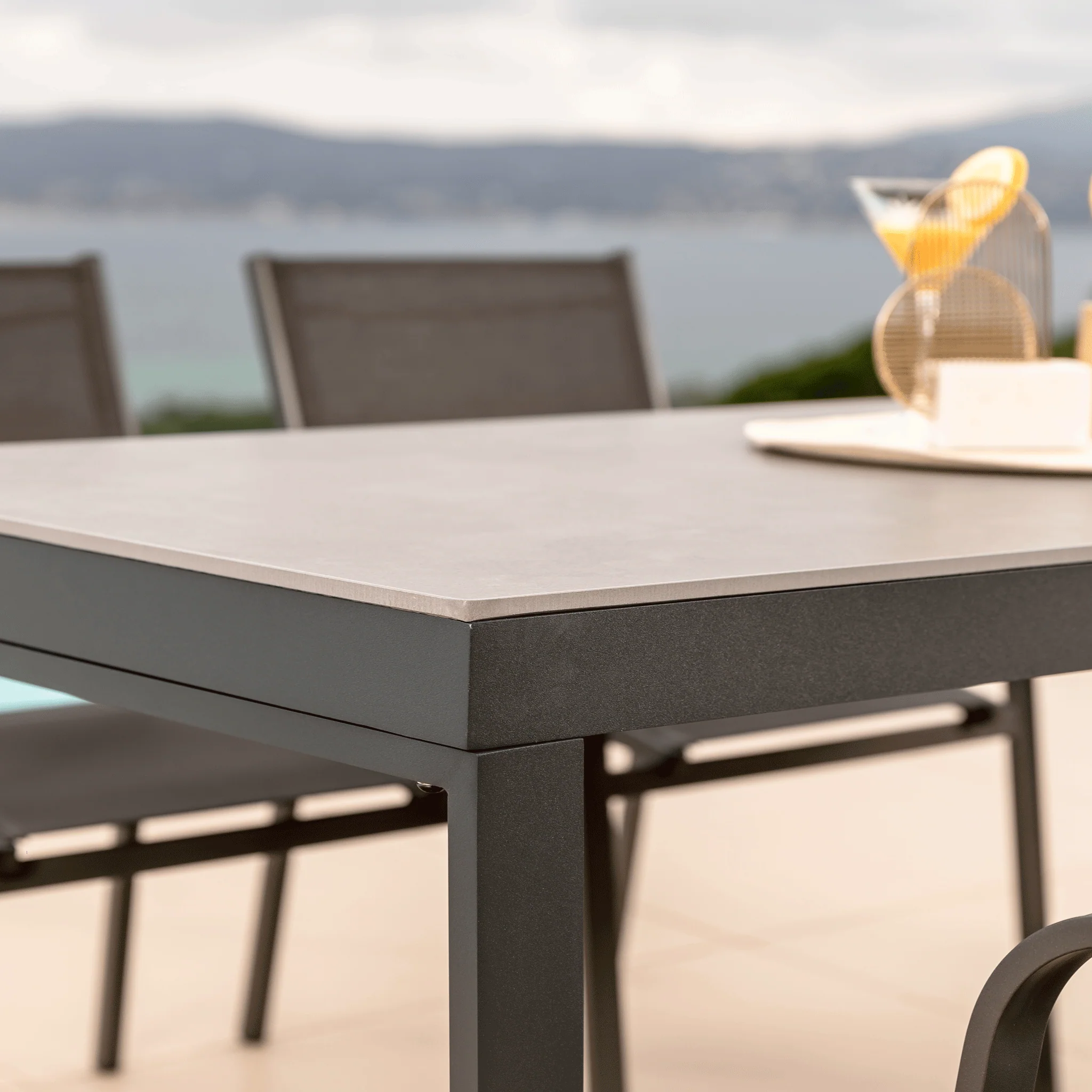 Table de jardin 8 places Aluminium/Céramique Kore (180 x 90 cm) - Image 3