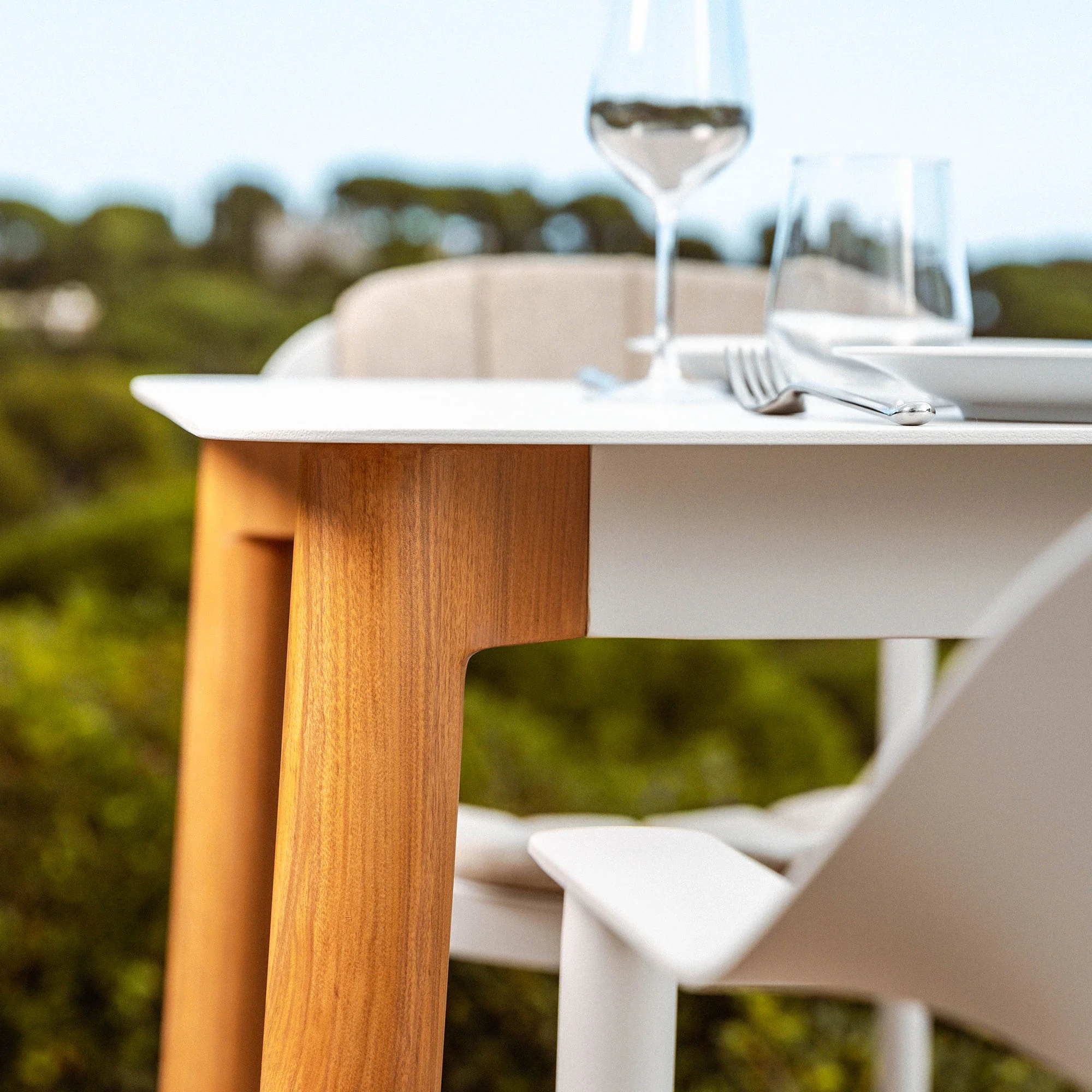 Table de jardin carrée 4 places Monte Carlo en aluminium 76X76 cm - Image 4