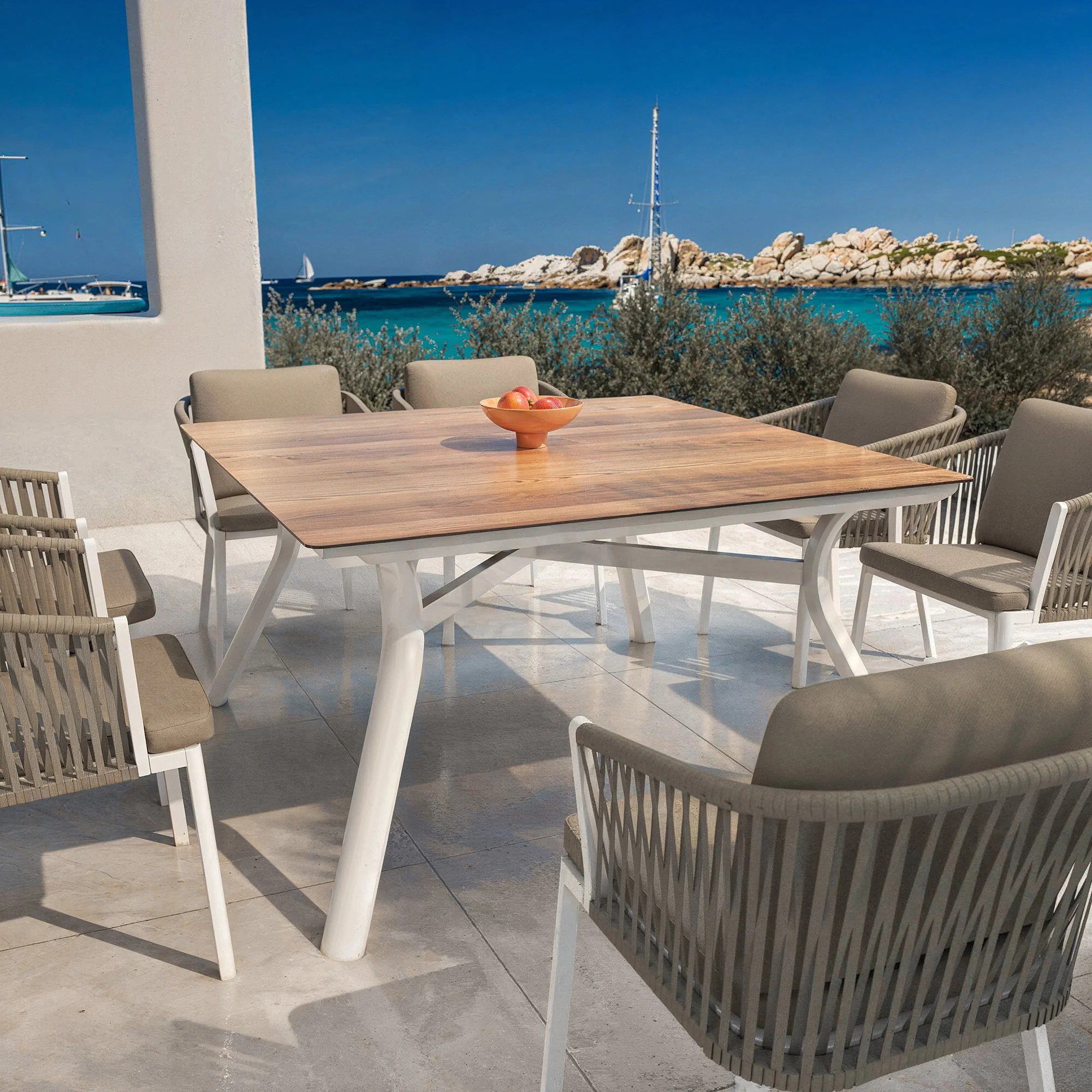 Table de jardin carrée 8 places Amalfi 136x136cm - Image 3