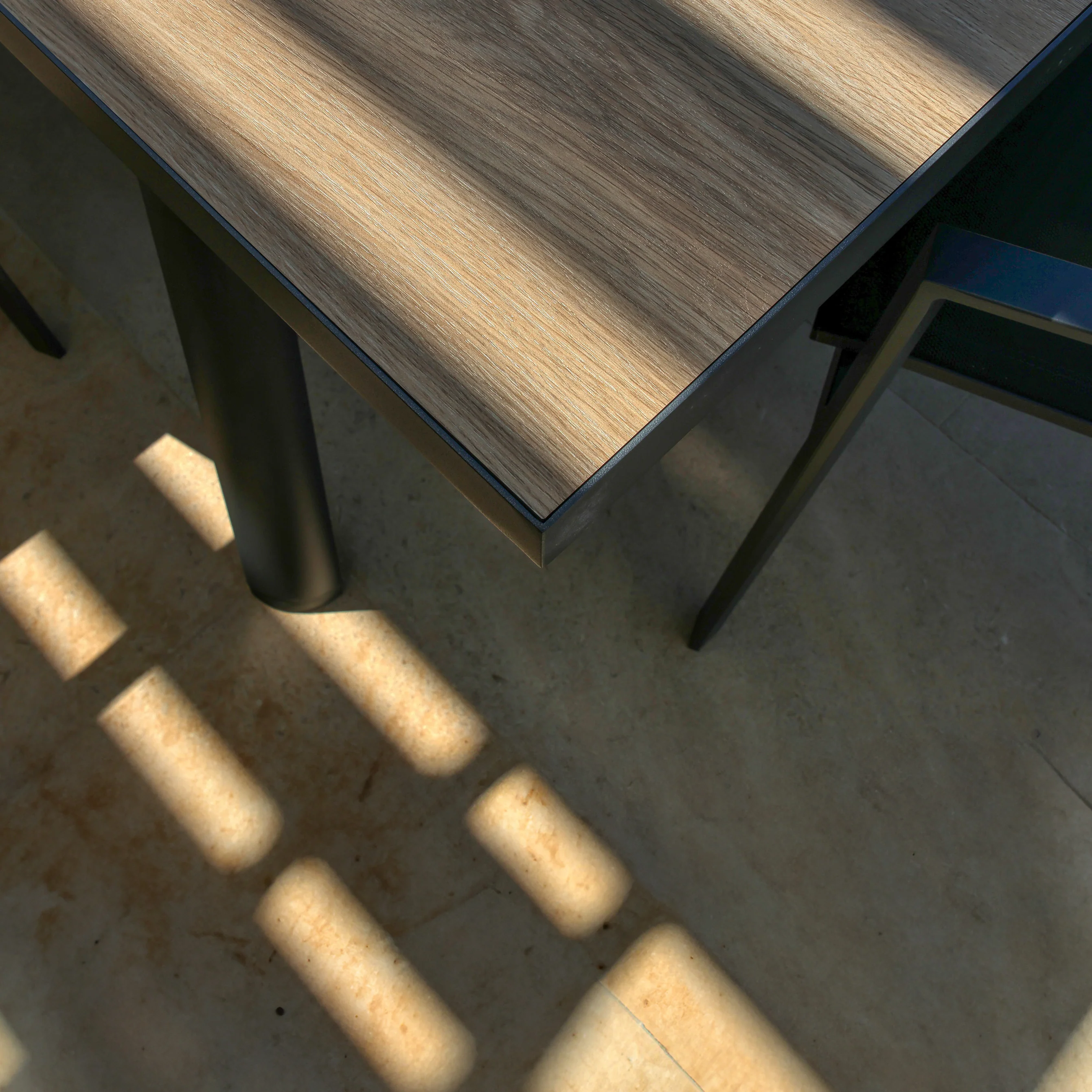 Table de jardin extensible automatique 10 places Aluminium Amalfi - (200/260X96) - Image 15
